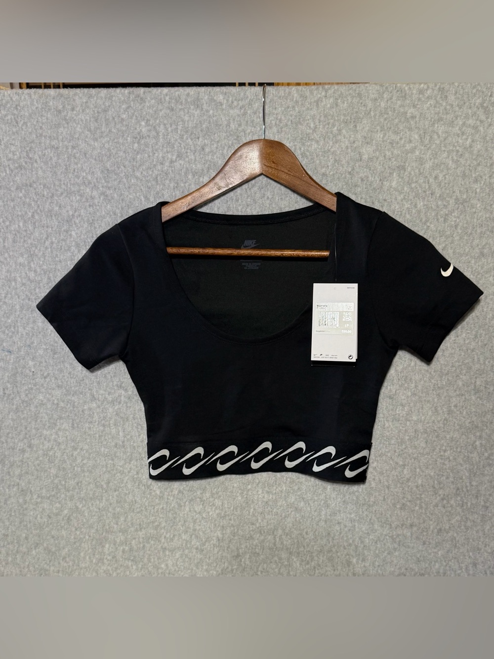 NWT Nike Women’s Essential Swoosh Short Sleeve Crop Top XS Black